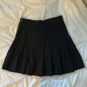 NWT dynamite pleated black skirt